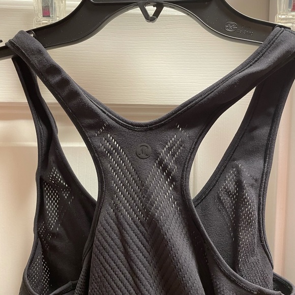 LULULEMON BLACK TANK TOP - Picture 3 of 3
